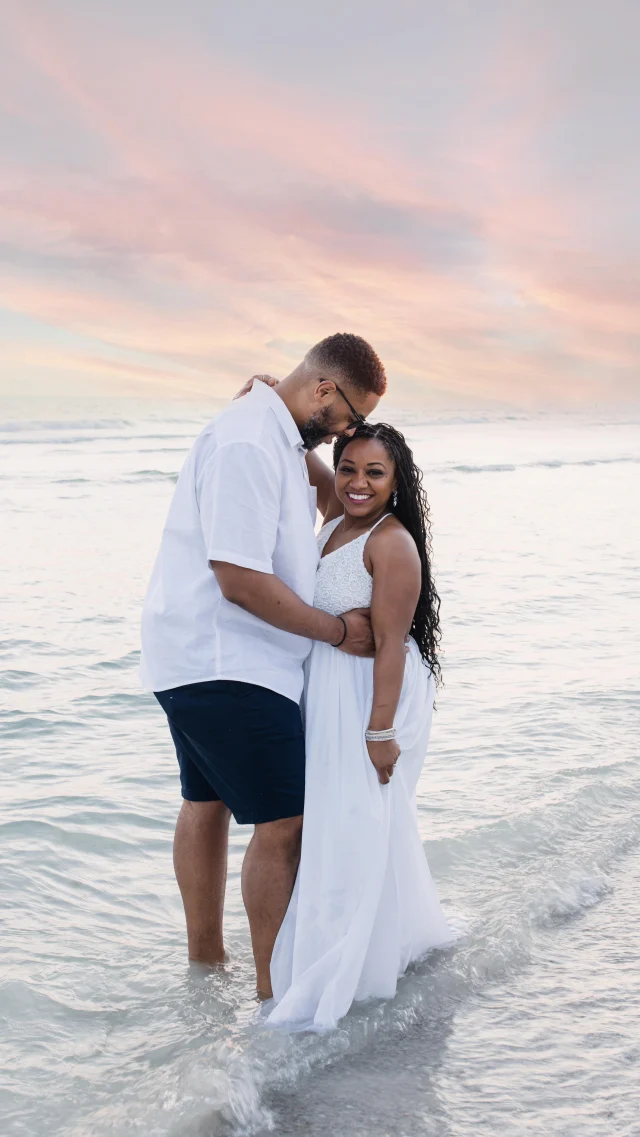 Family is not an important thing. It’s everything.” – Michael J. Fox 🤍  I’m a photographer based in Bradenton, Florida, capturing the special moments that make life so beautiful. Whether it’s a wedding, a growing family, or those precious baby bump memories, I’d love to be part of your story. And don’t worry, I’m always up for traveling to capture your big day! 💕🌴  #sarasota #bradentonphotographer #weddingphotographer #bradenton #wedding #sarasotaphotographer #floridaphotographer #floridaweddings #familyphotography #family #annamariaisland #ami